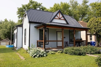 670 E 15th St, Sedalia, MO 65301