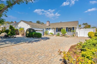 2170 Trousdale Dr, Burlingame, CA 94010