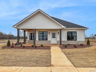 22146 Mulligan Pkwy, Athens, AL 35613