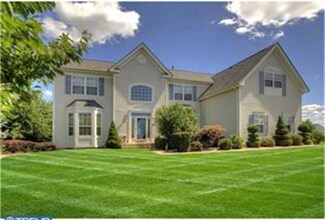 3 Diana Ct, Allentown, NJ 08501