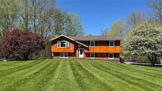 36 Susi Oval, Modena, NY 12548