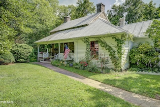 2833 E Oakland Ave, Johnson City, TN 37601