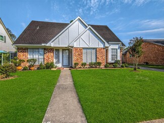 9855 Sageaspen Ln, Houston, TX 77089
