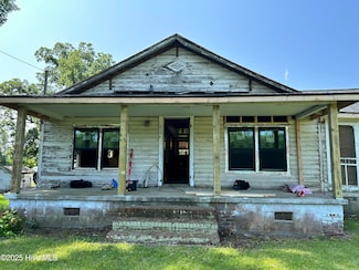 610 Comfort Rd, Richlands, NC 28574