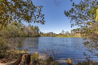 32 Footbridge Dr, Cashiers, NC 28717