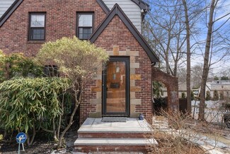 42 Alexander Rd, Newton Highlands, MA 02461