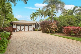 695 7th Ave N, Naples, FL 34102