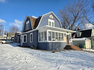 424 3rd St NW, Watertown, SD 57201