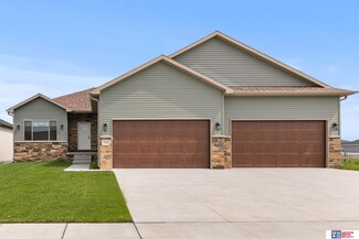 7910 Ephraem Ln, Lincoln, NE 68516
