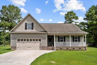 204 Rock Cavern Ct, Richlands, NC 28574