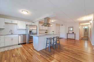 10411 Cedar Lake Rd Unit 219, Hopkins, MN 55305