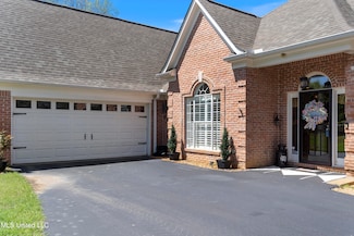 26 Parrott Ln, Byhalia, MS 38611