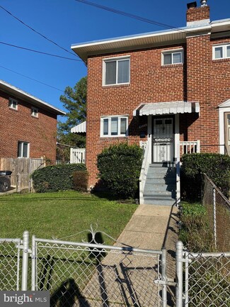 5306 Deal Dr, Oxon Hill, MD 20745