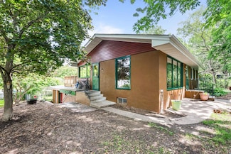 1665 Sandhurst Ave E, Saint Paul, MN 55109