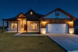 2211 Geneva St, Castroville, TX 78009