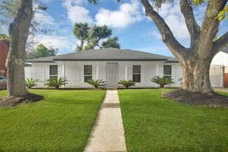 5215 Trail Lake Dr, Houston, TX 77045