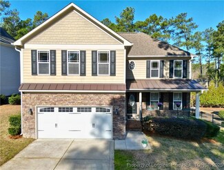 207 Heather Brook Cir, Spring Lake, NC 28390