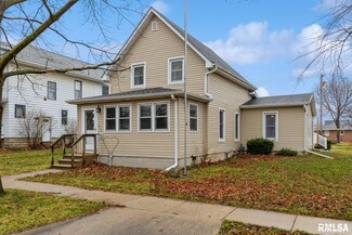 314 9th St, de Witt, IA 52742