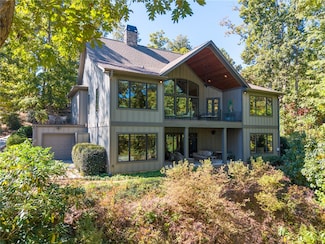 807 Elmtree Ln, Seneca, SC 29672