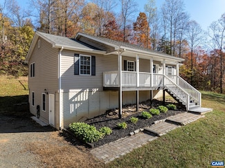 140 Meadow Dr, Stanardsville, VA 22973