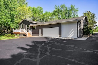 10798 River Rd NE, Hanover, MN 55341