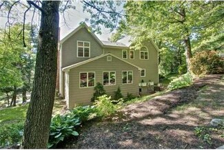 12 Wincrest Dr, Winchester, MA 01890