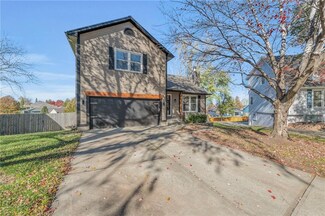 2221 NW Cove Ct, Blue Springs, MO 64015