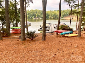 5442 Bridgewater Dr Unit 284, Granite Falls, NC 28630