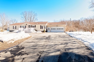 31 Pleasant St, Madison, ME 04950
