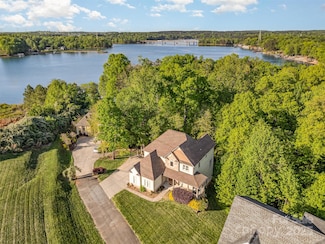 1713 Mount Isle Harbor Dr, Charlotte, NC 28214