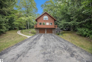 14820 Inwood Cir, Elk Rapids, MI 49629