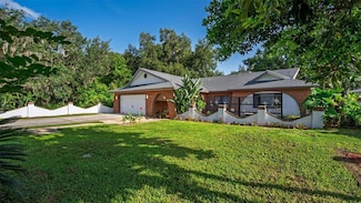 4219 Magnolia Ave, Leesburg, FL 34748