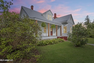 21021 Old River Rd, Vancleave, MS 39565