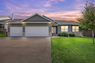 63 Camden Rd, Iowa City, IA 52245