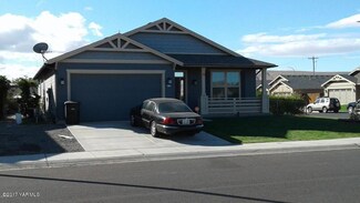 702 Citra Ave, Moxee, WA 98936