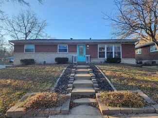 901 Dyerdown Ave, Saint Louis, MO 63135