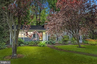 25 Morningside Dr, Yardley, PA 19067