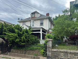 39 Livingston Ave, Yonkers, NY 10705