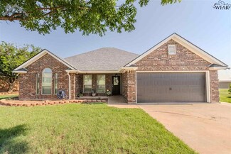 4117 Country Meadows Dr, Iowa Park, TX 76367