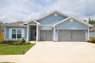 27 Oak Trees Ln E, Freeport, FL 32439