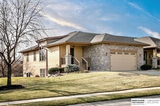 15707 Hartman Ave, Omaha, NE 68116