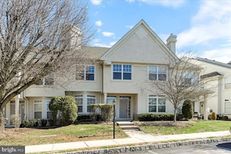 212 Dresher Woods Dr, Dresher, PA 19025