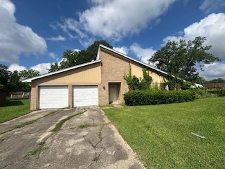 5935 Falcon Ln, Beaumont, TX 77708