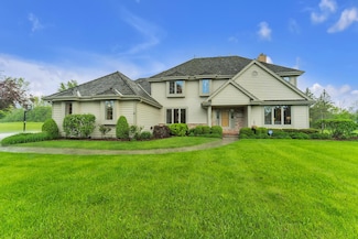 11411 N Carriage Ct, Mequon, WI 53092