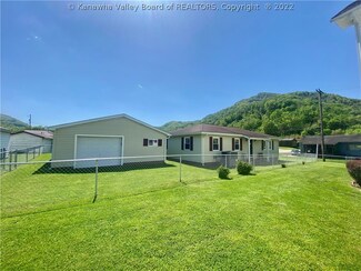 44 Adena Dr, Mount Carbon, WV 25139