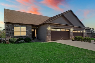 3002 Winter Garden Dr, Valparaiso, IN 46385