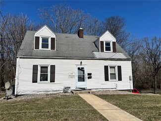 415 Harrison Ave, Charleston, IL 61920