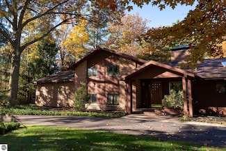 1326 Tomah Dr, Mount Pleasant, MI 48858