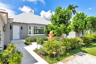 284 Monterey Rd, Palm Beach, FL 33480
