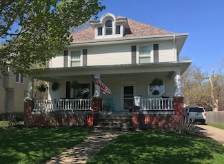 130 S State St, Tiskilwa, IL 61368